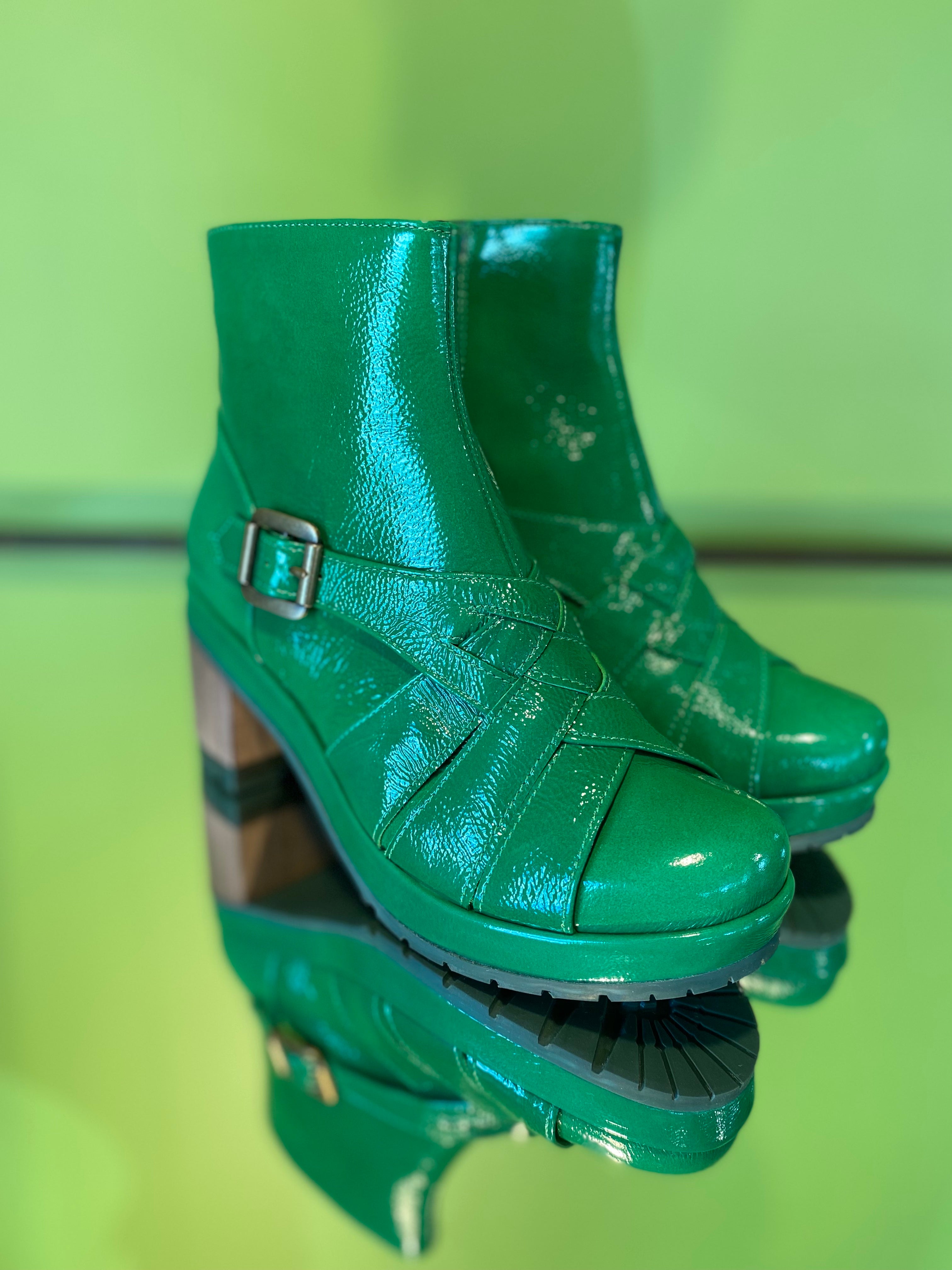 KR1801 Green patent