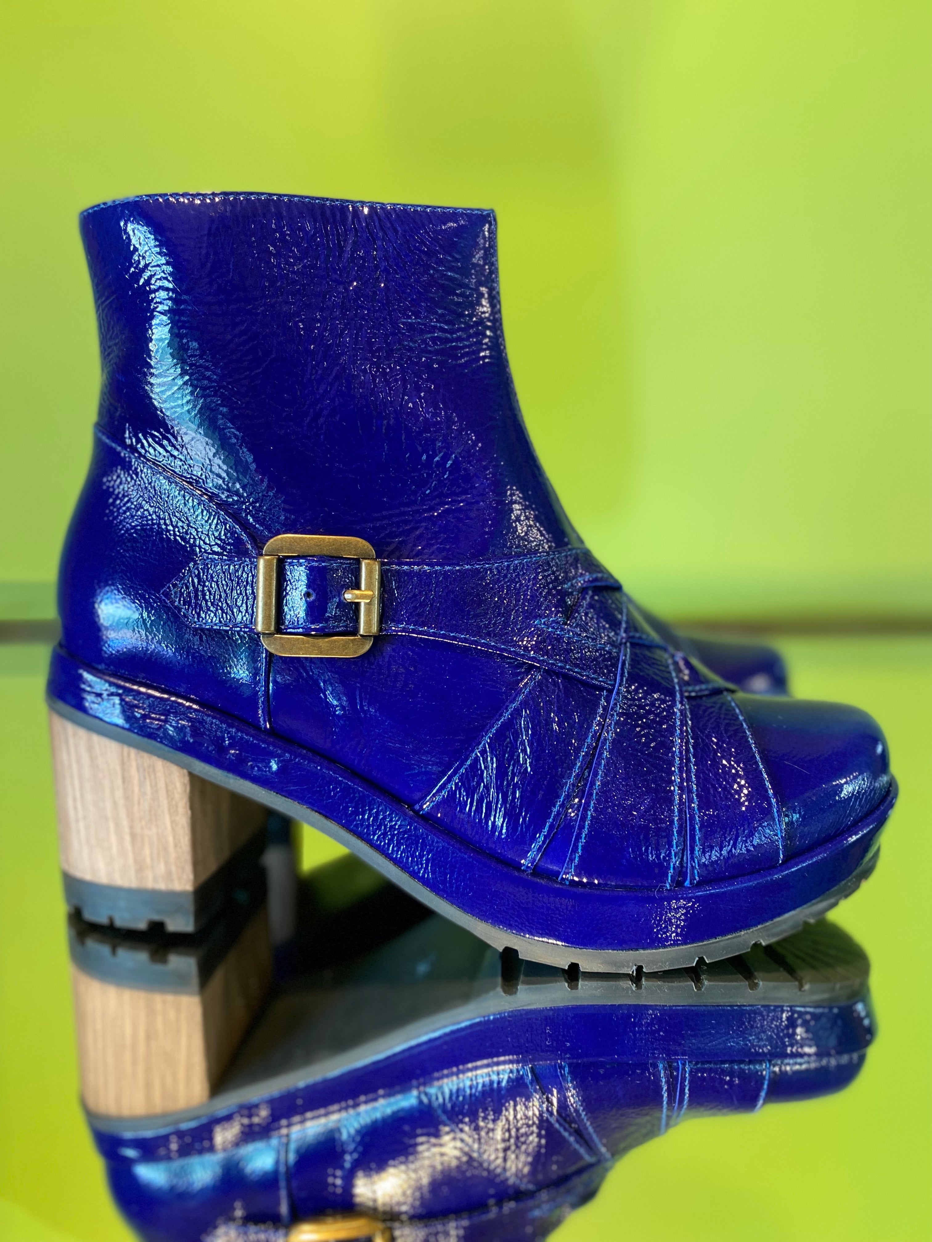 KR1801 Blue patent