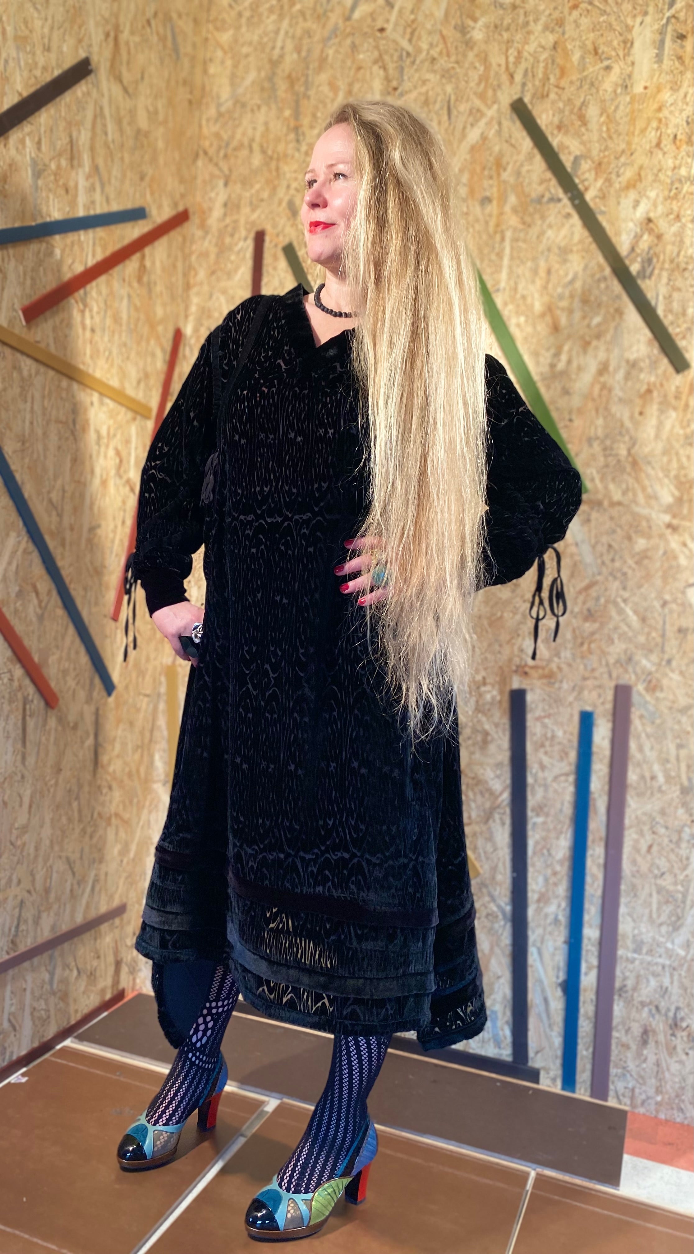 PRYANKA - Black silk velvet