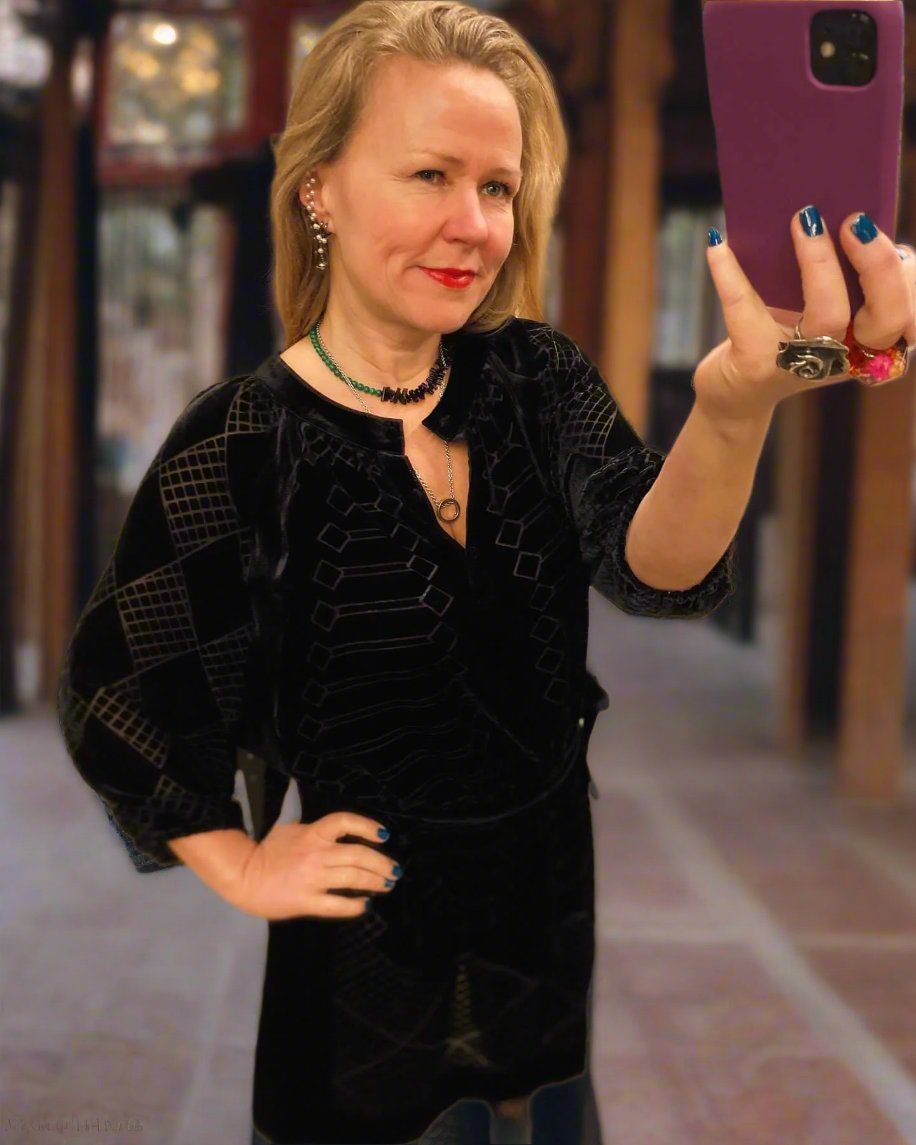 Litla systir Ursula - Black
