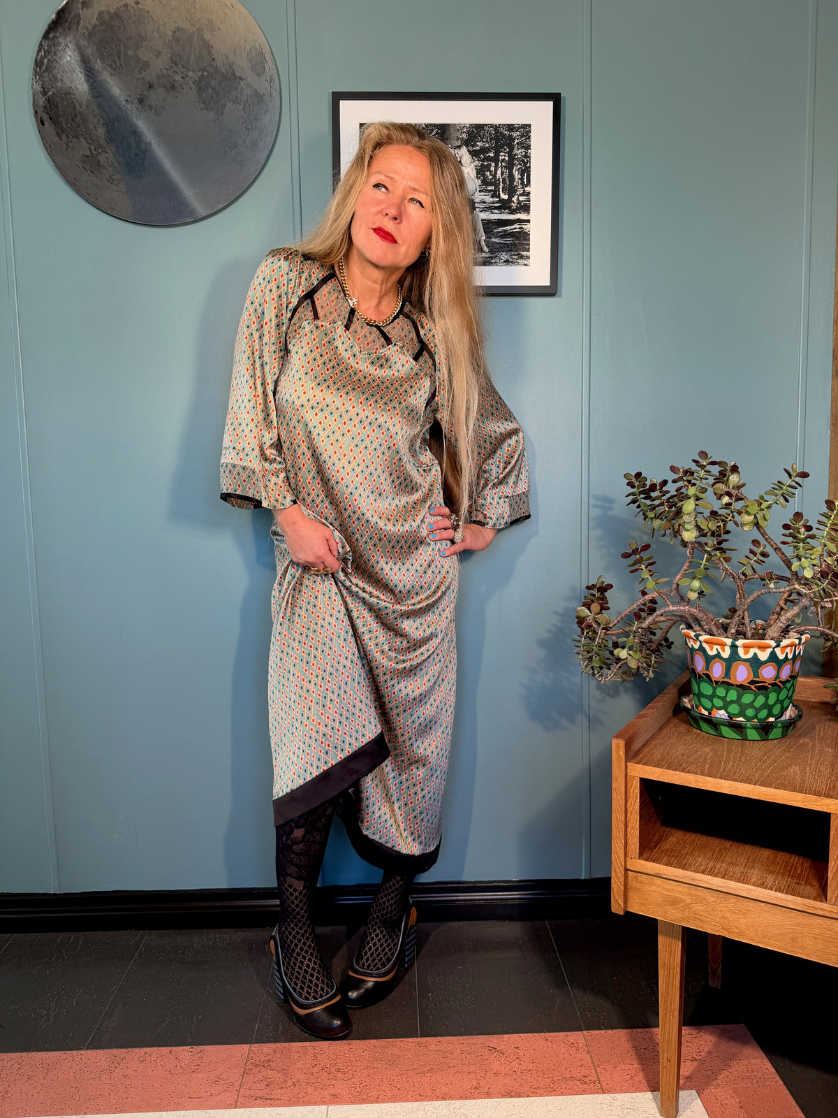 Jacqueline Sporrof Blue silk dress by Kron by Kronkron showing the relaxed fit, three-quarter sleeves and geometric print
