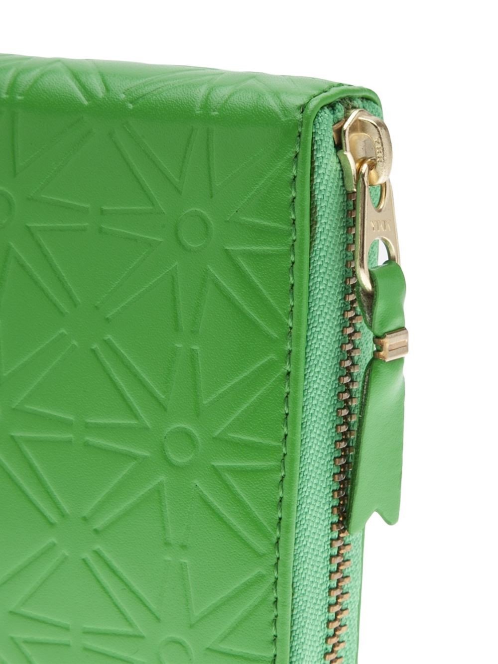 Embossed leather line (Green SA2100E A)