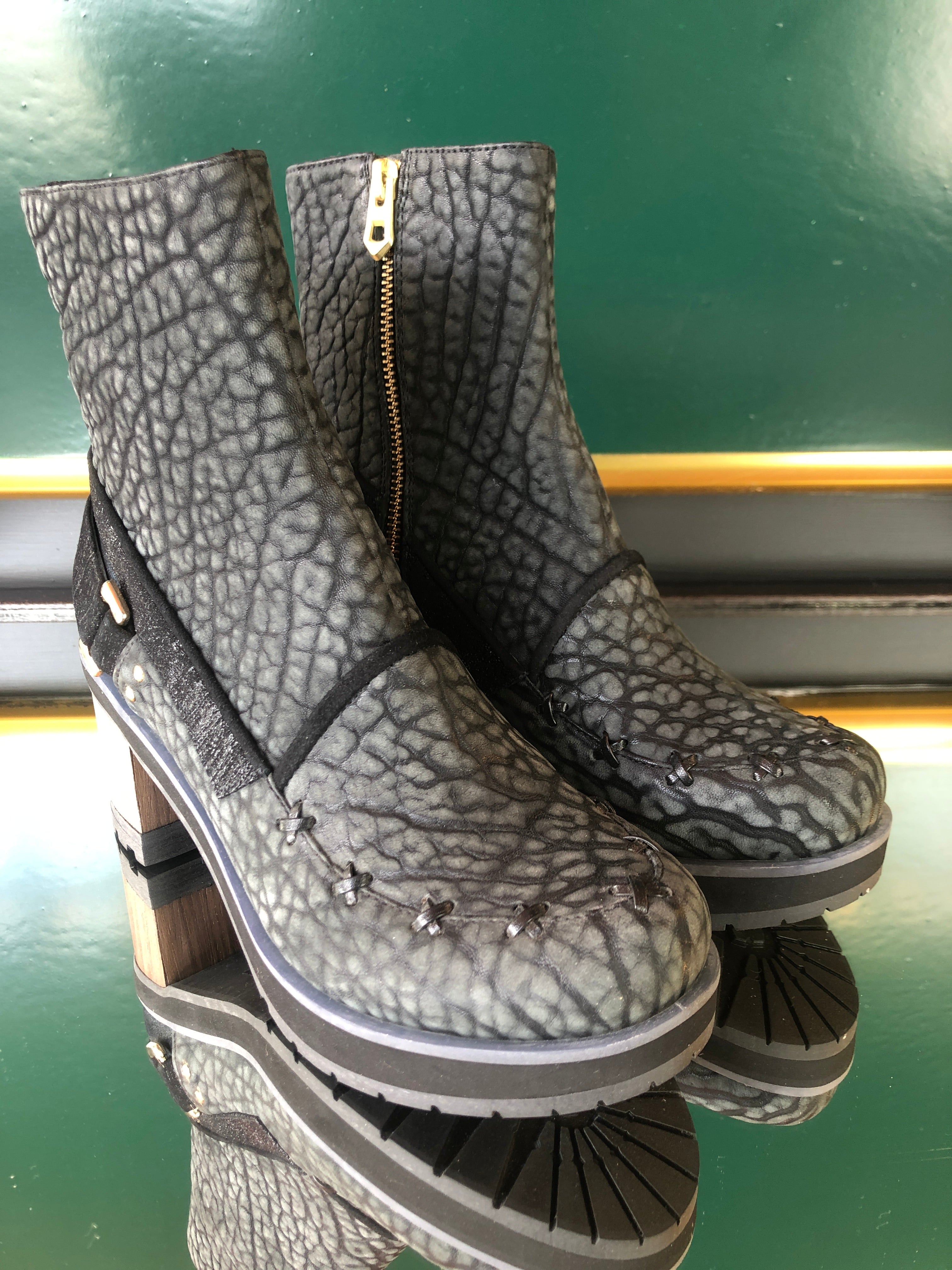 KR1803-2007 opt.5 black platform