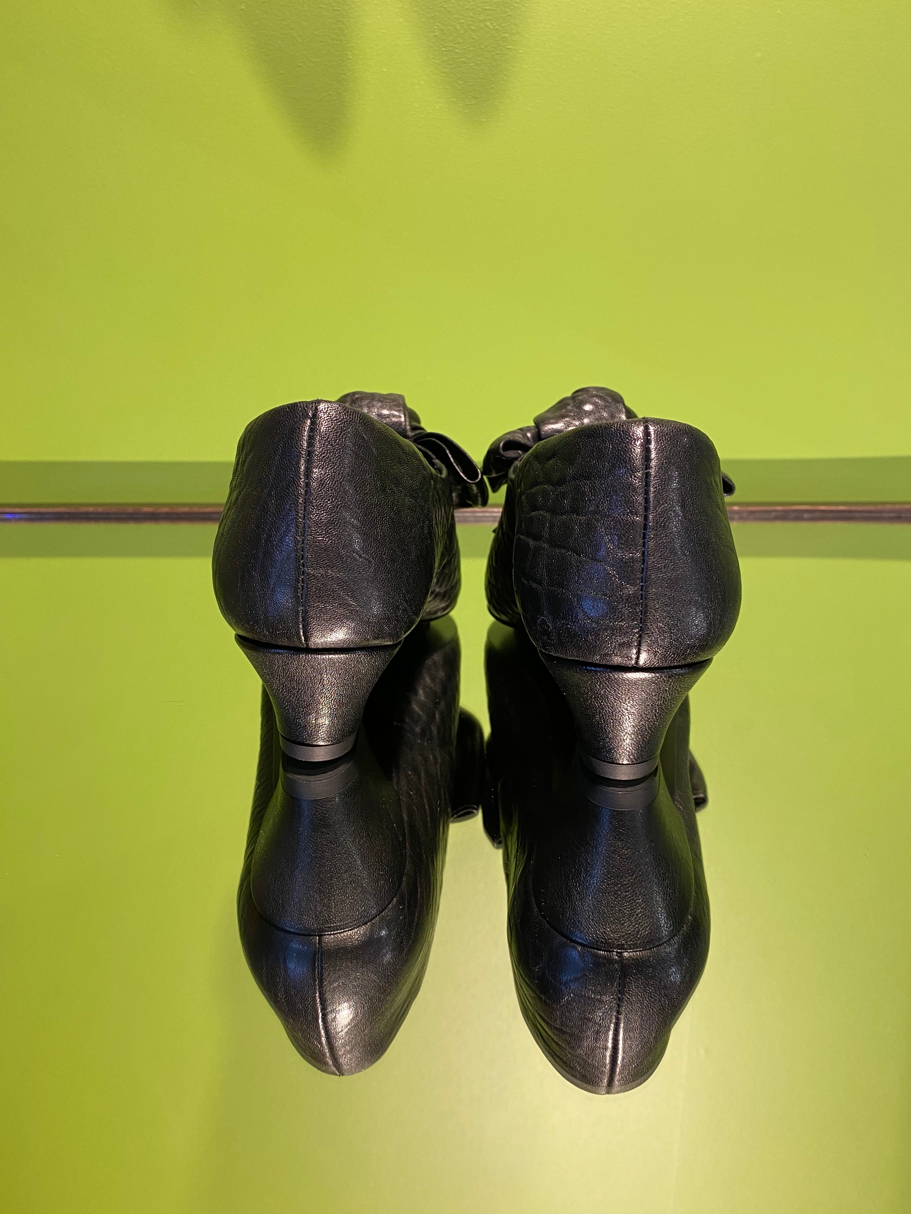 KR BOW SHOE opt.1