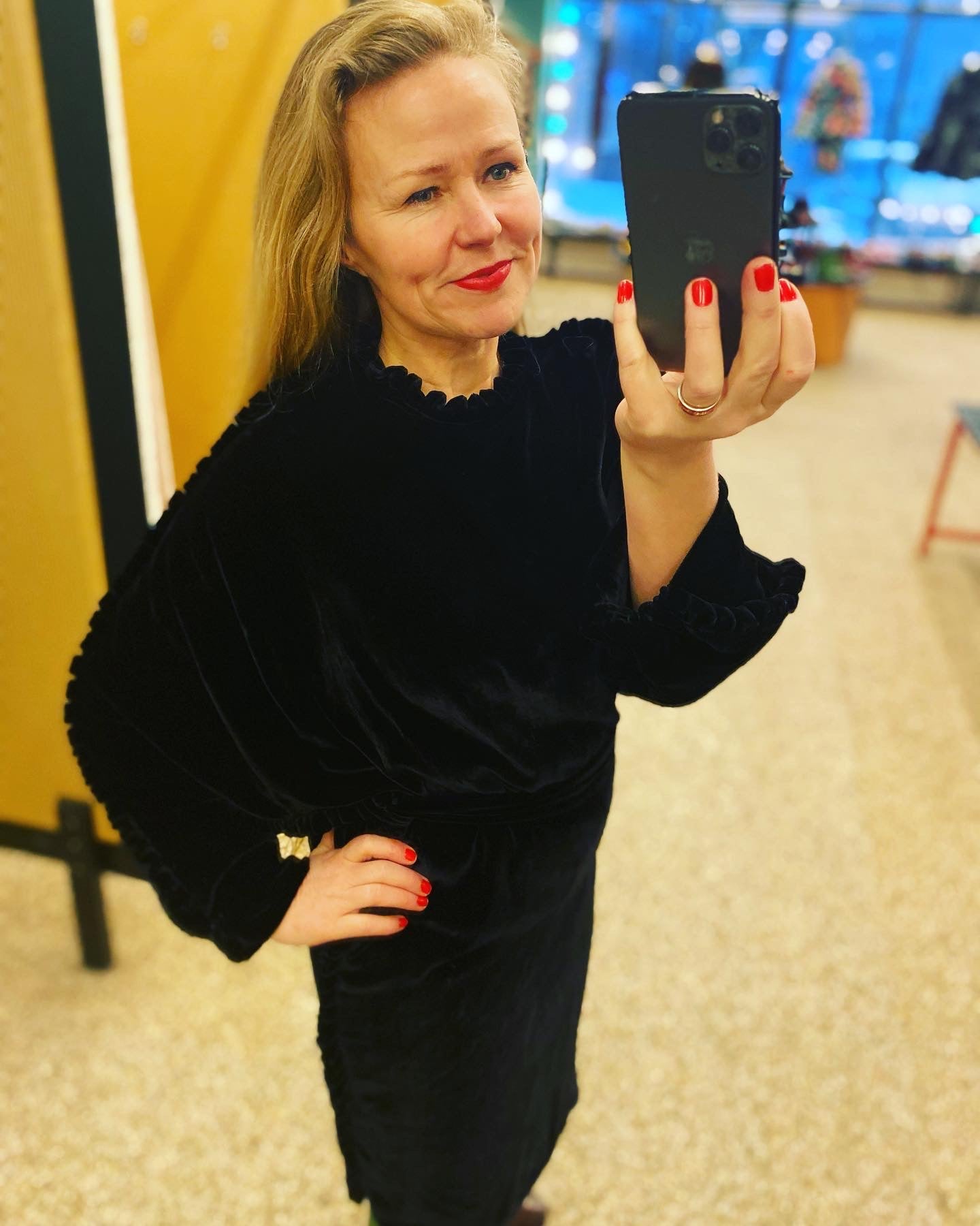 LUPITA dress Black Silkvelour