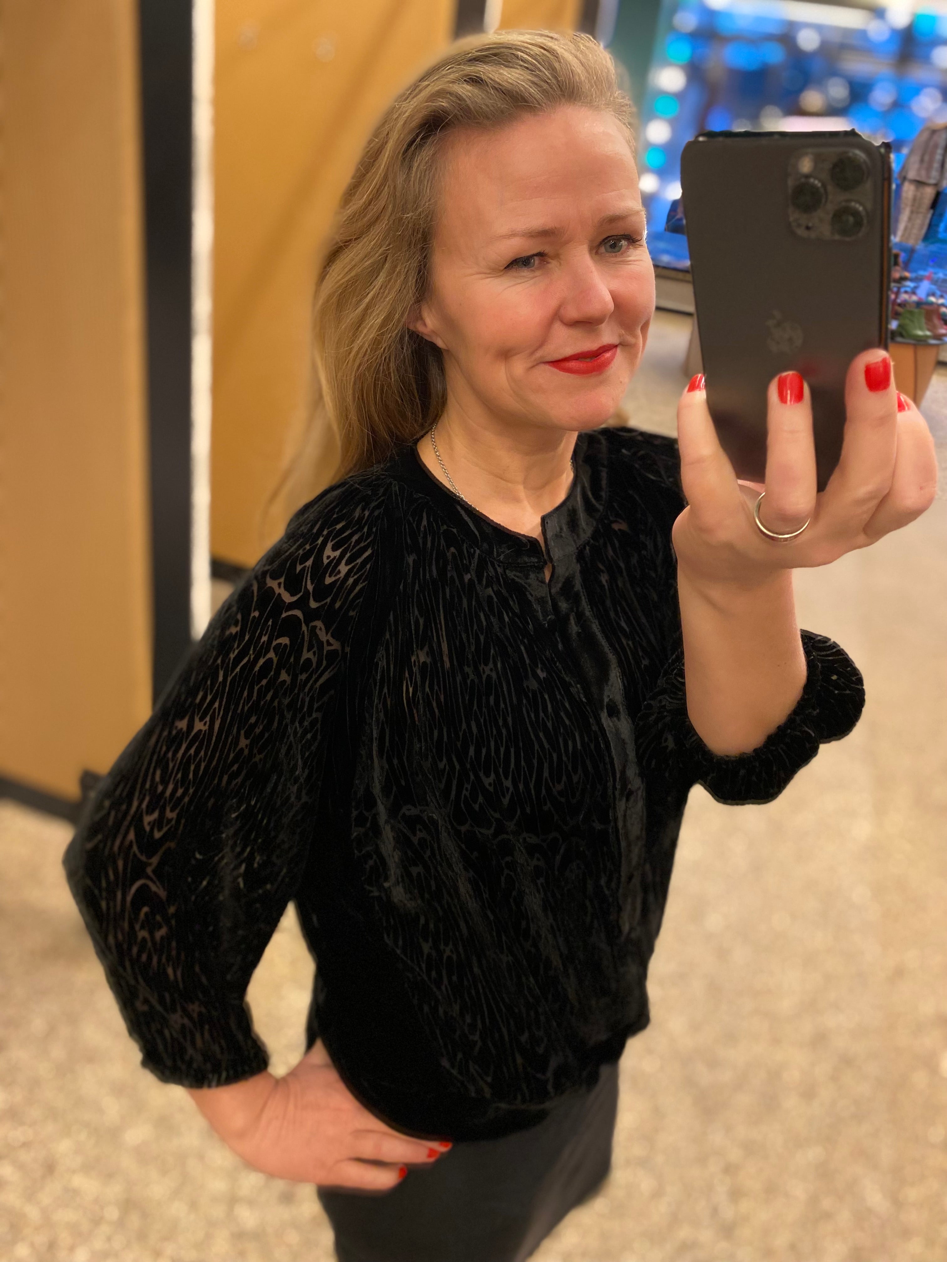 Ursula Top Black burn
