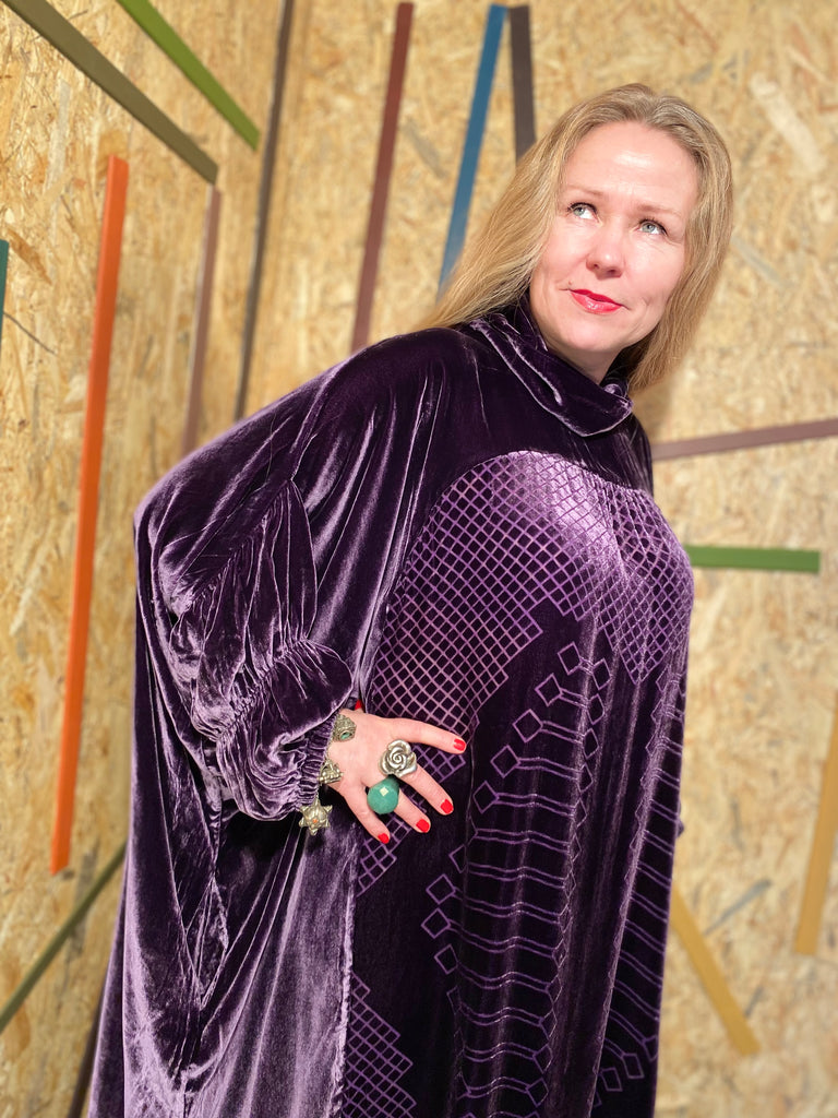 Ayana- Deep Purple silk velvet Kronkron IS Ayana- Deep Purple silk velvet Kronkron IS