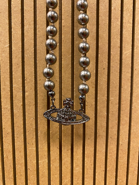 Man mini bas relief PEARL NECKLACE Ruthenium/ Black diamond crystal/ grey