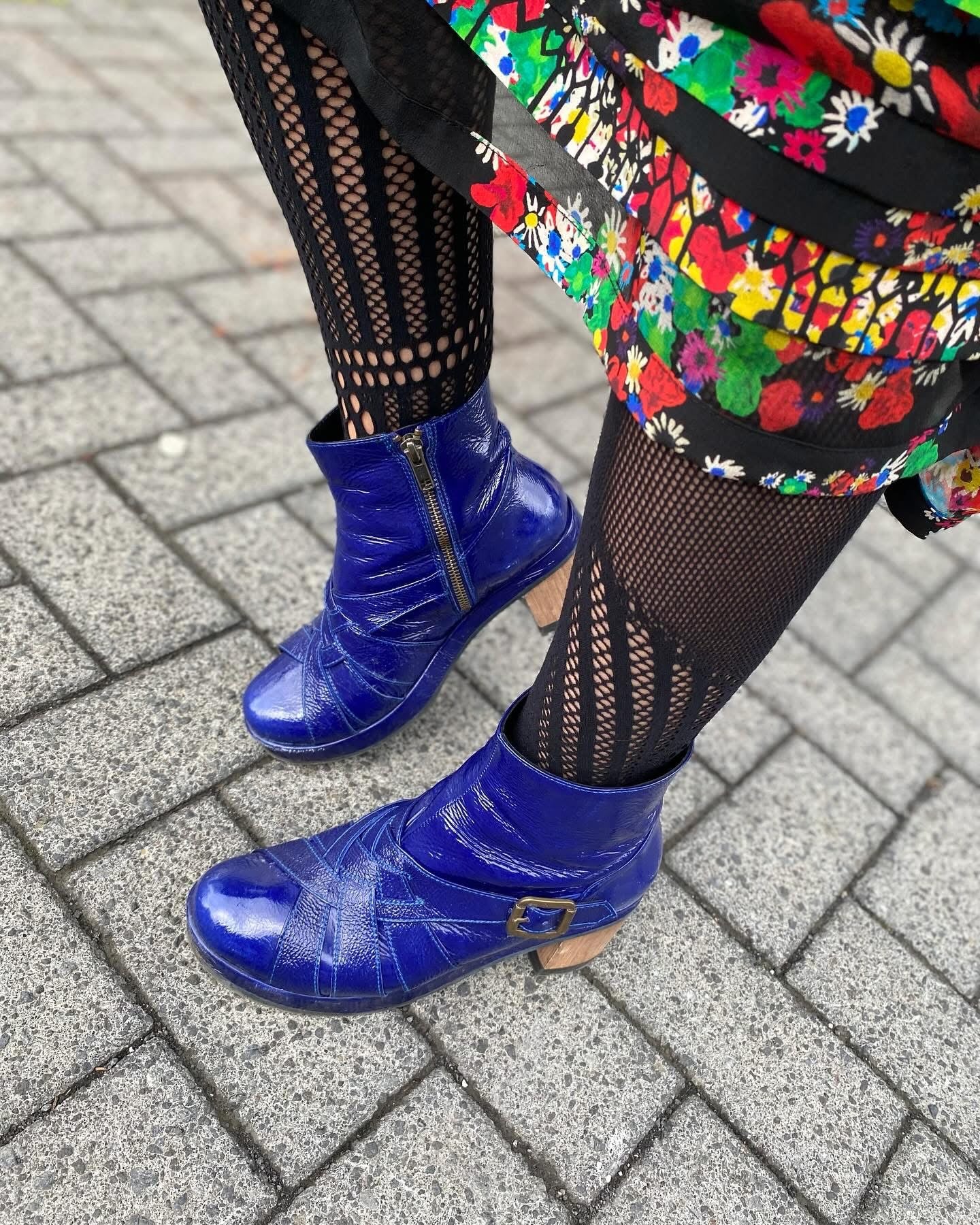 KR1801 Blue patent