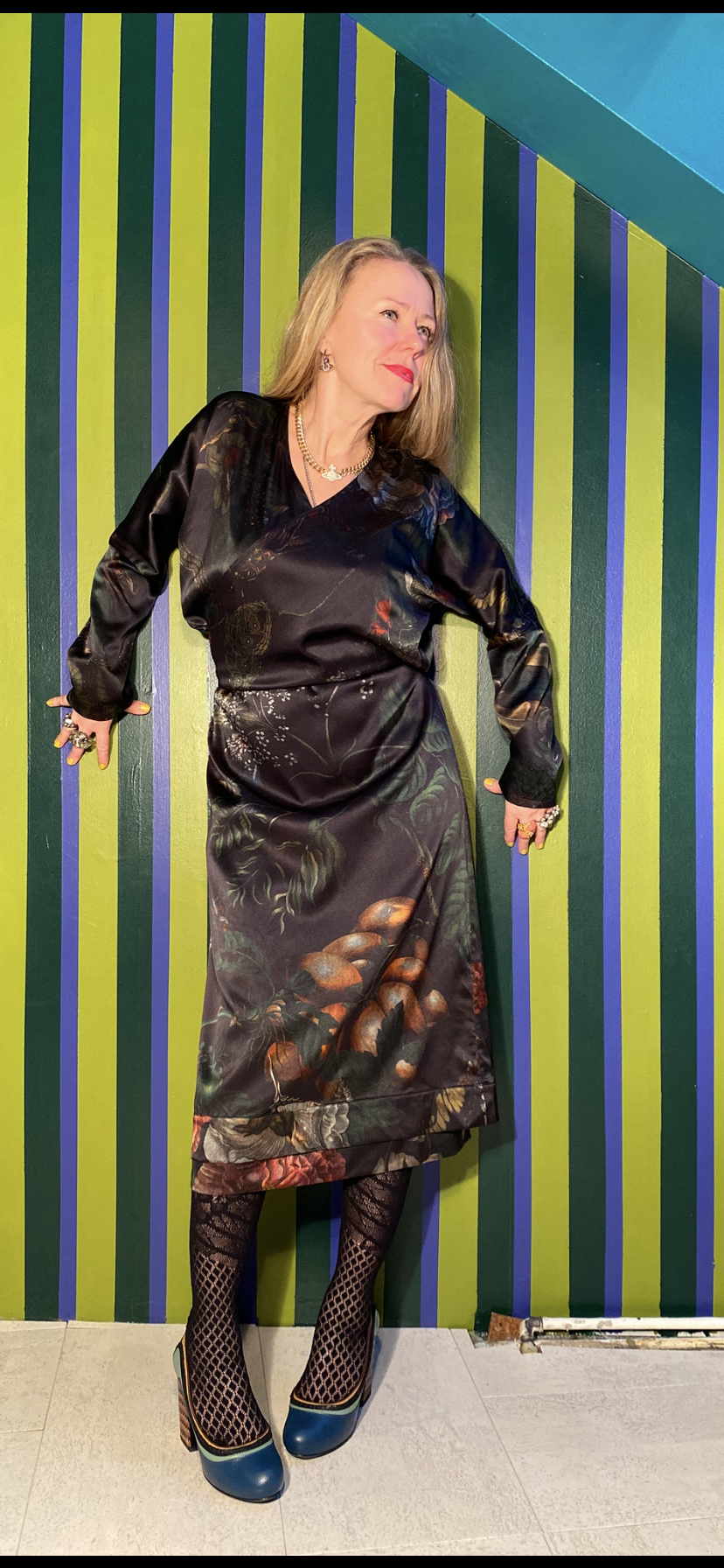 Jazz wrap dress Silksatin Family bug+Shadow and Fog