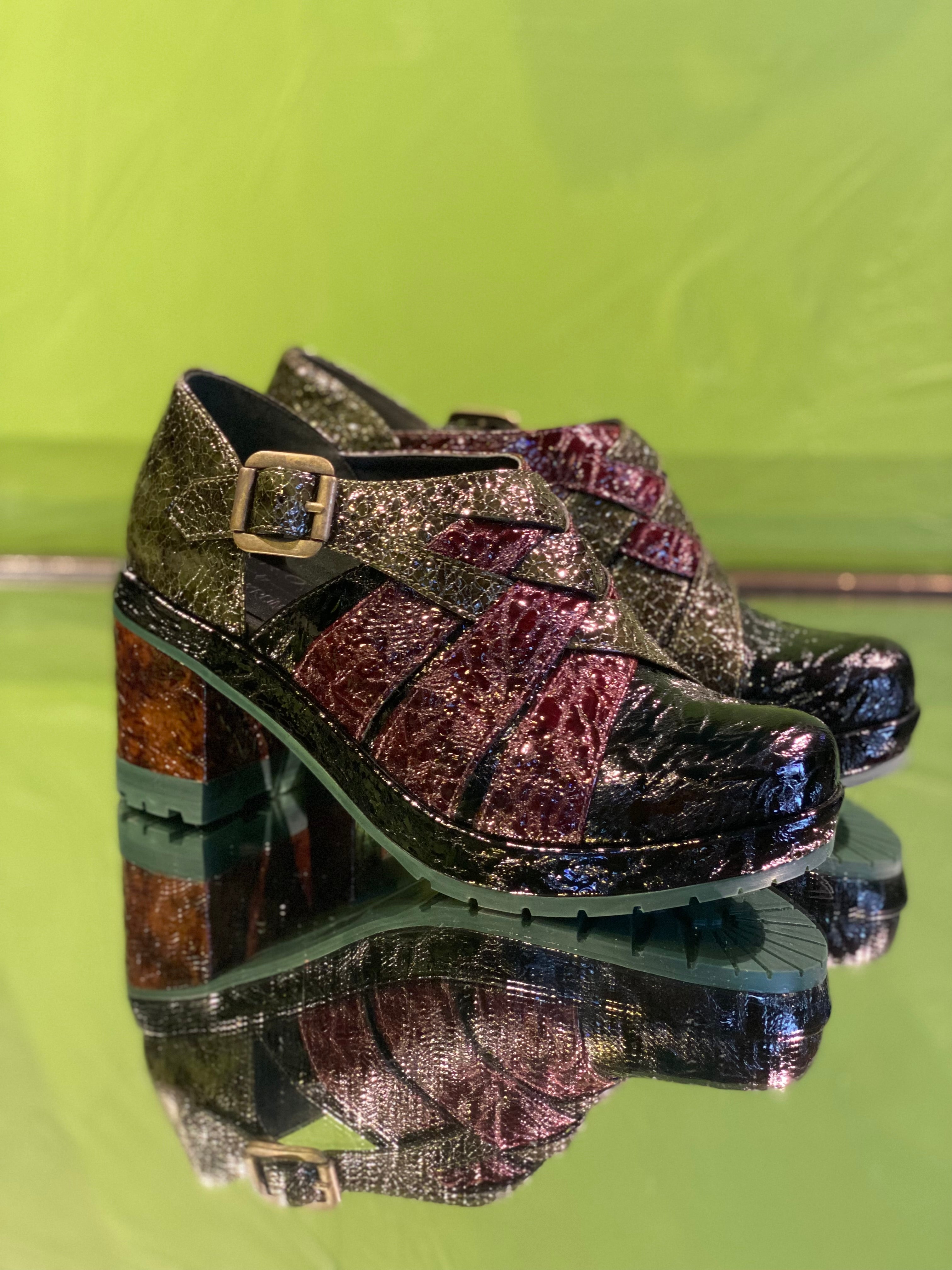 KR1901 black multi