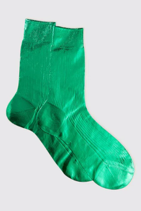 Maria La Rosa One Ribbed Laminated Emerald silk socks in metallic green with a ribbed texture and luminous finish