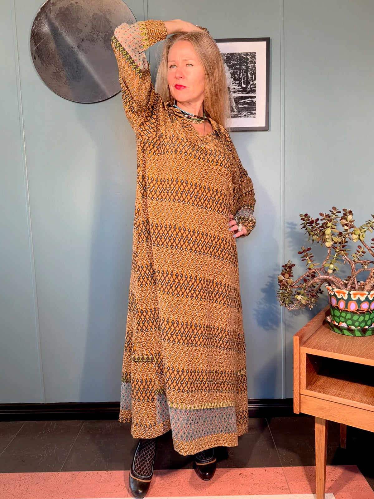 Andrilla silk dress in Sporrof Brown & Blue showing long sleeves with contrasting semi-sheer blue silk panels