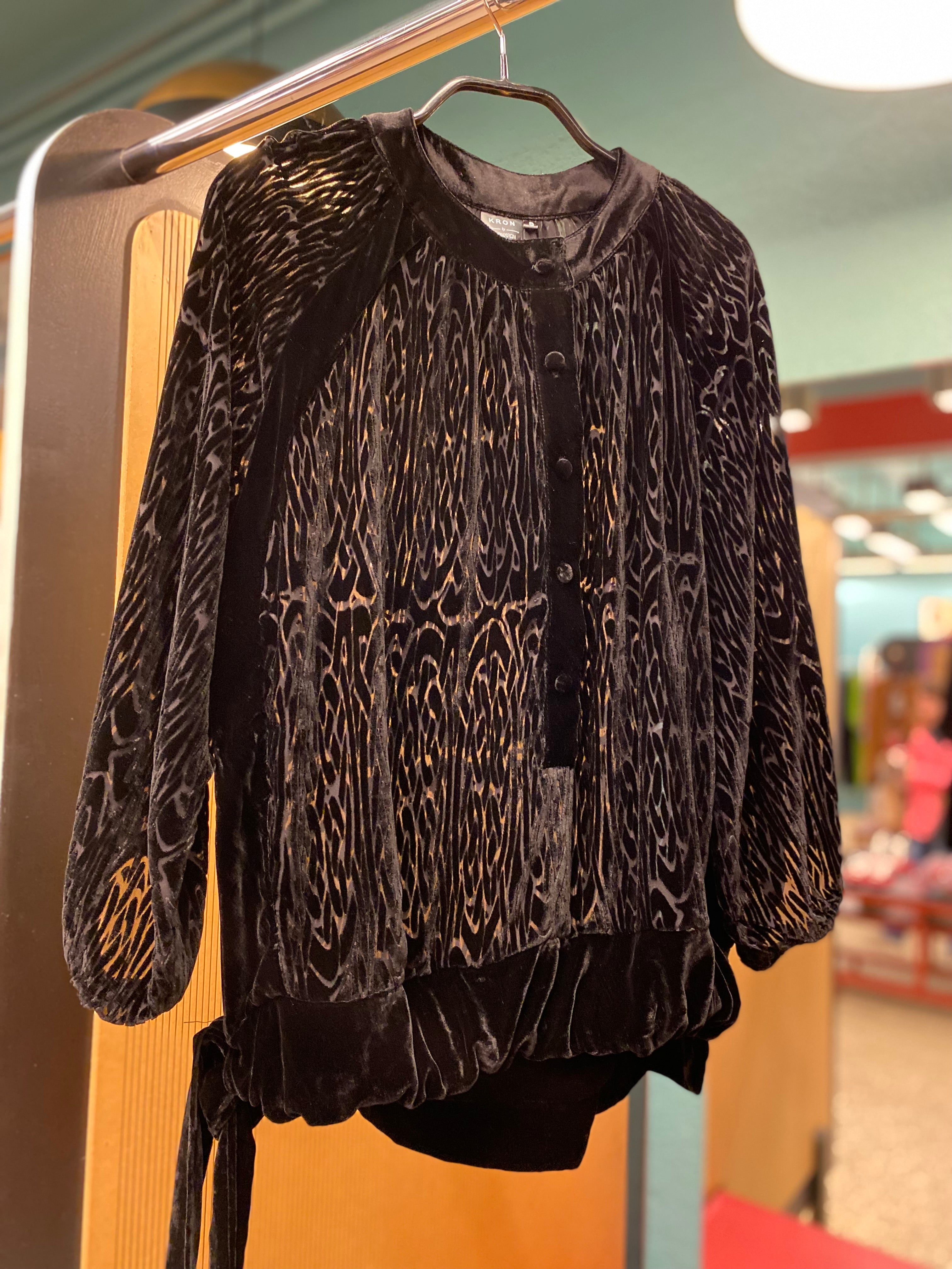 Ursula Top Black burn
