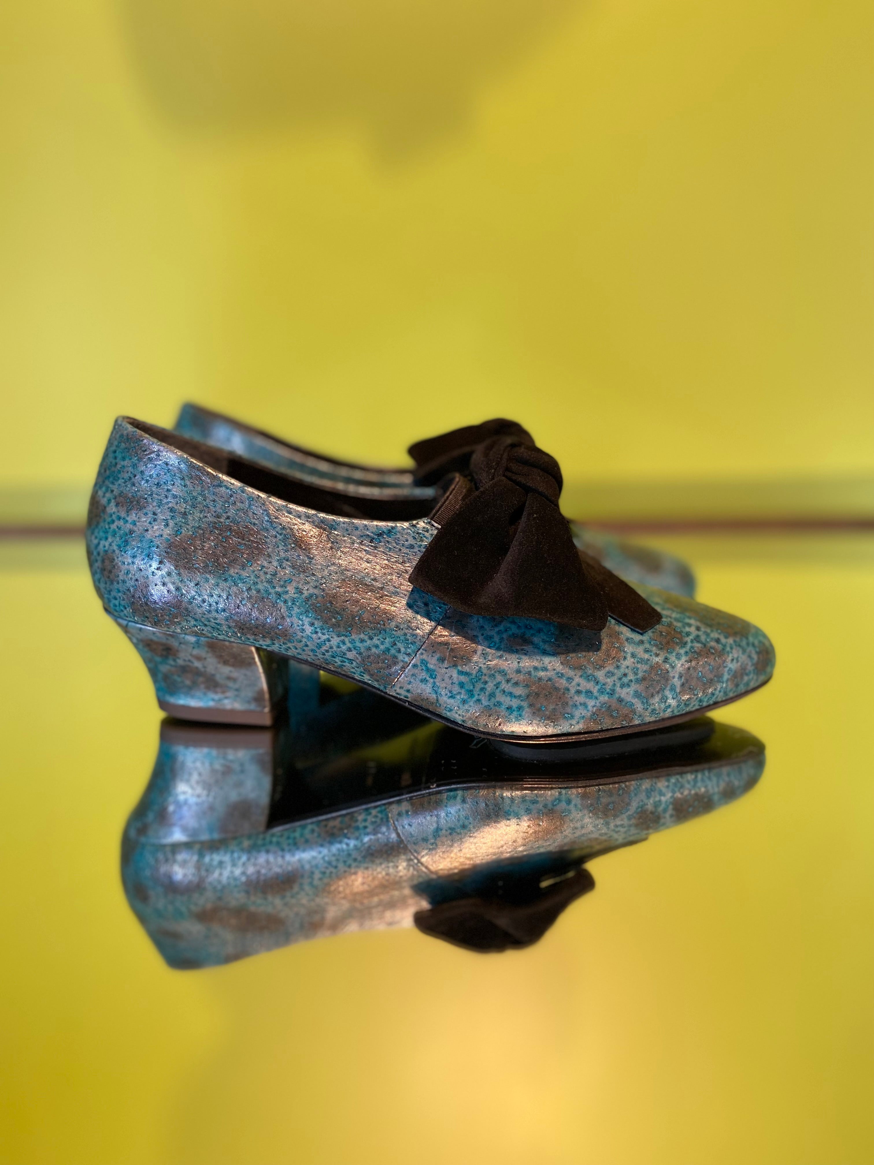 KR BOW SHOE opt. 5 Icelandic Wolffish leather