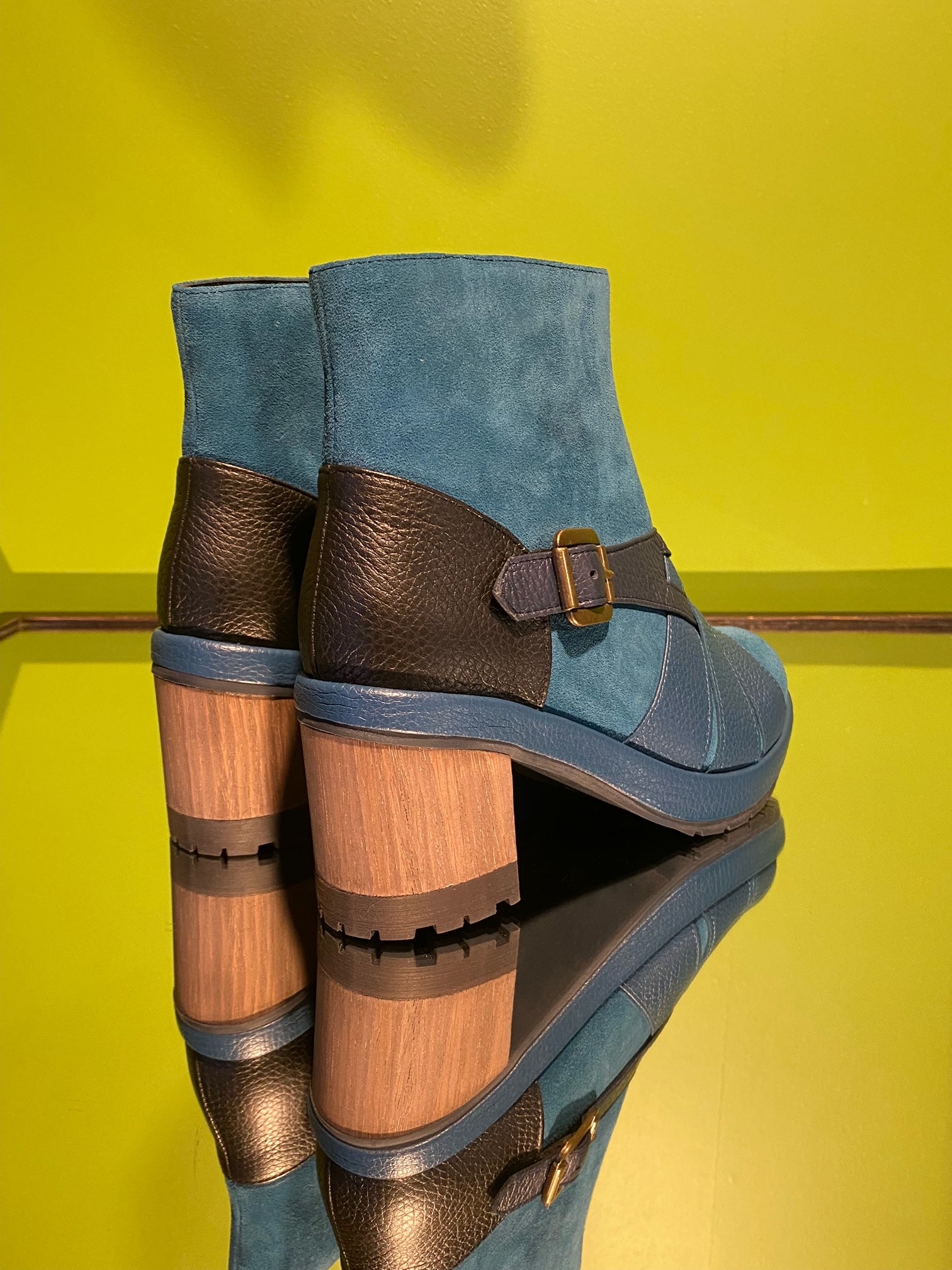 KR1801 opt.4 BLUE rubber sole